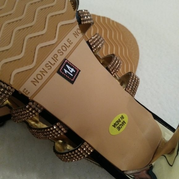 Shoes - Picture 4 of 6